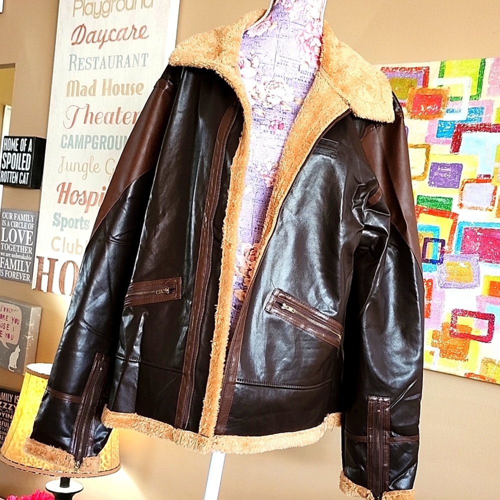 PRE-LOVED UNBRANDED FAUX LEATHER FUR LINED MEN'S JACKET-XL